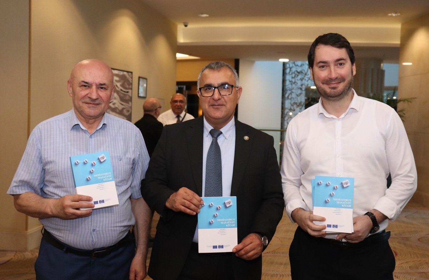 Nəşrin təqdimatı — üç həmkar